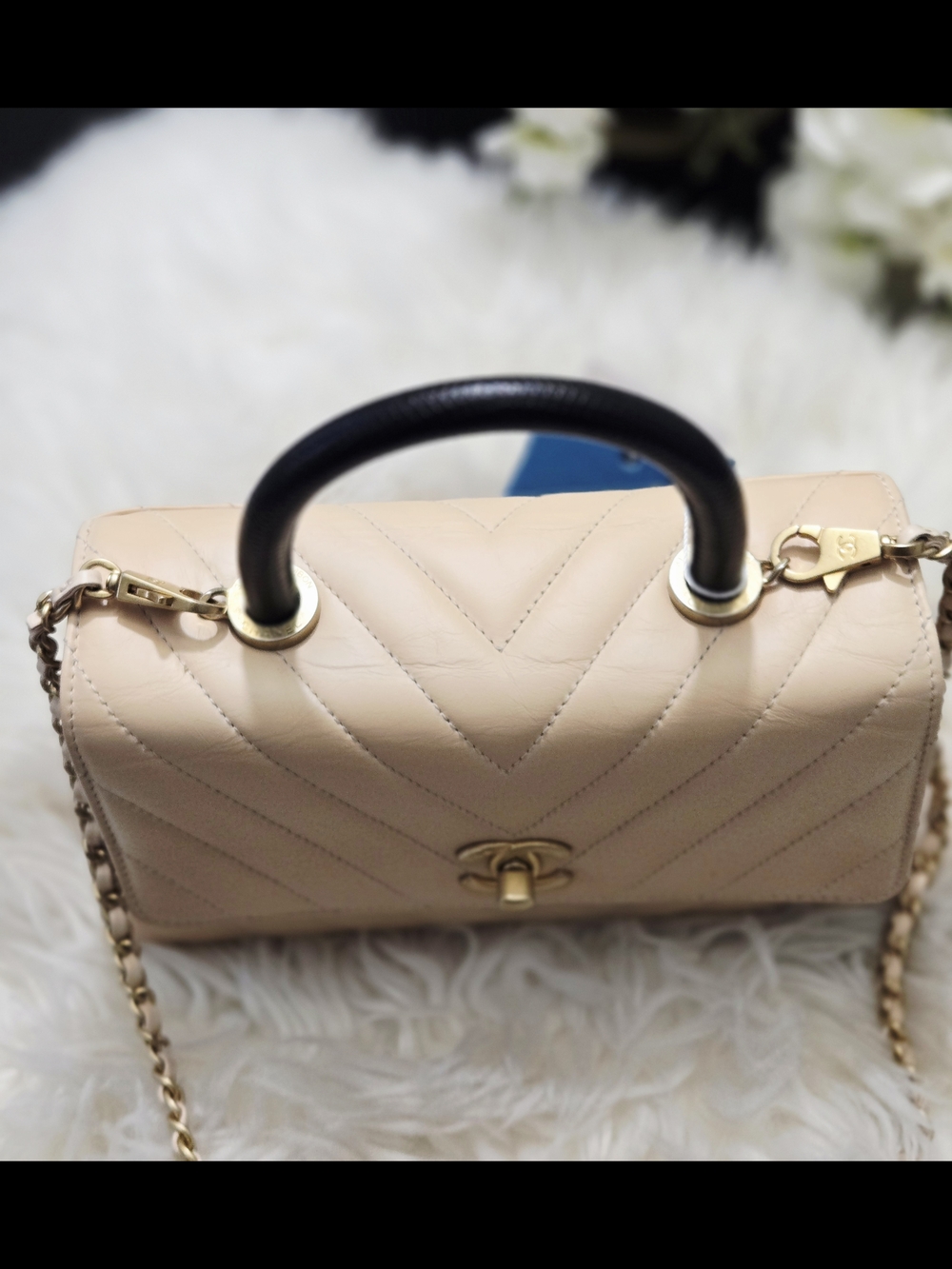 Chanel Coco Aged Calfskin Beige Quilted With Lizard Top-Handle Bag - Picture 4 of 11